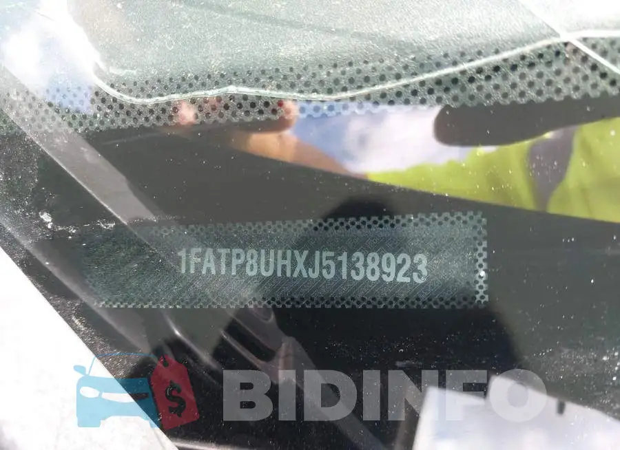 1FATP8UHXJ5138923 Photo# 9