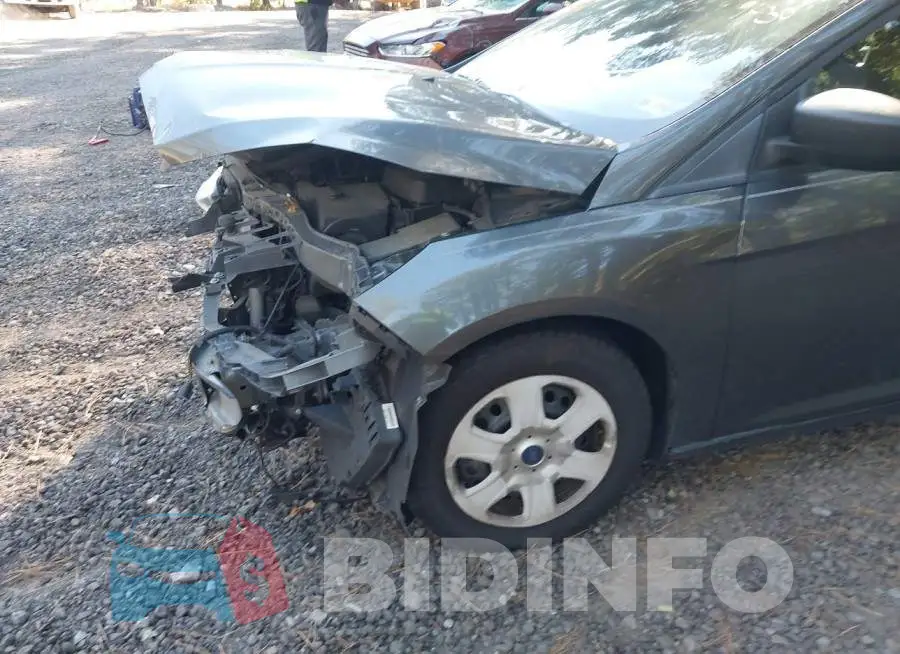 1FADP3E23HL256853 Photo# 6
