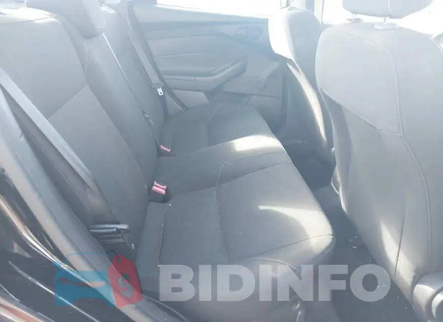 1FADP3E25GL201335 Photo# 8