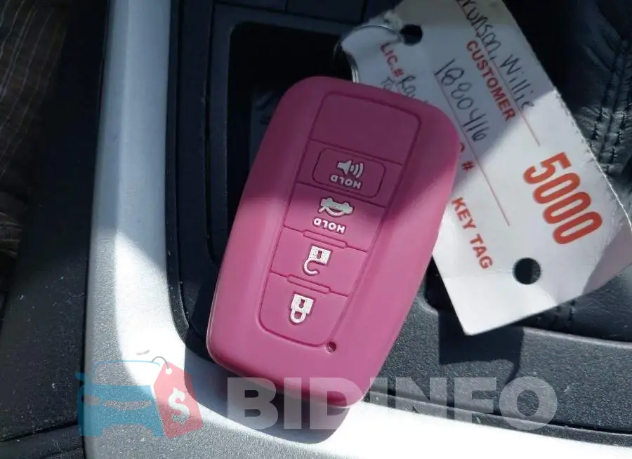 2T3C1RFV8PW282458 Photo# 11