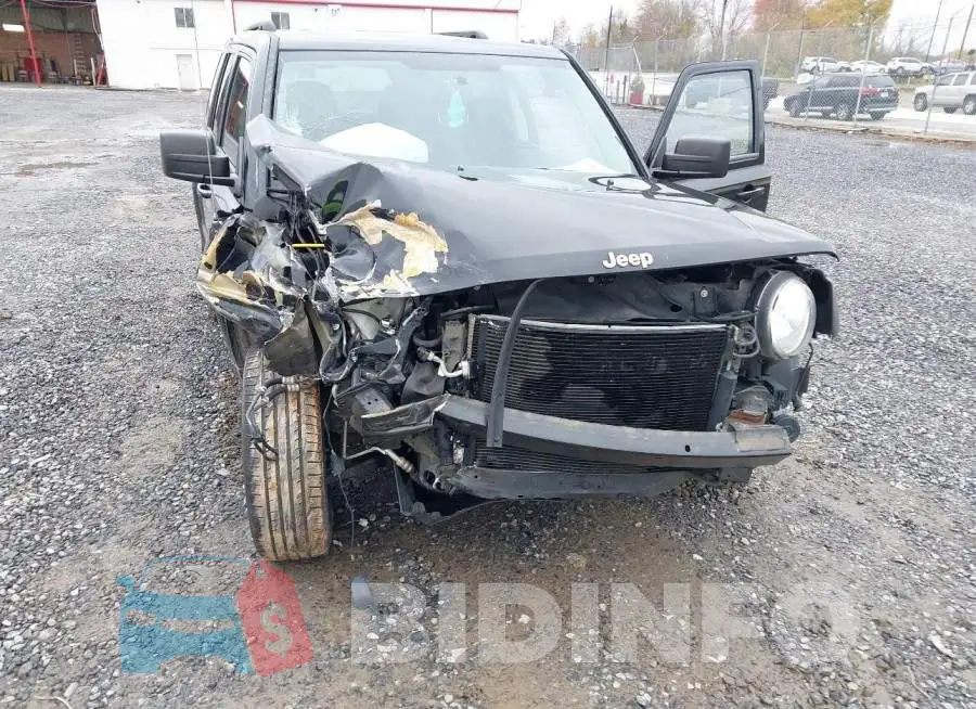 1C4NJPFA7FD377776 Photo# 6