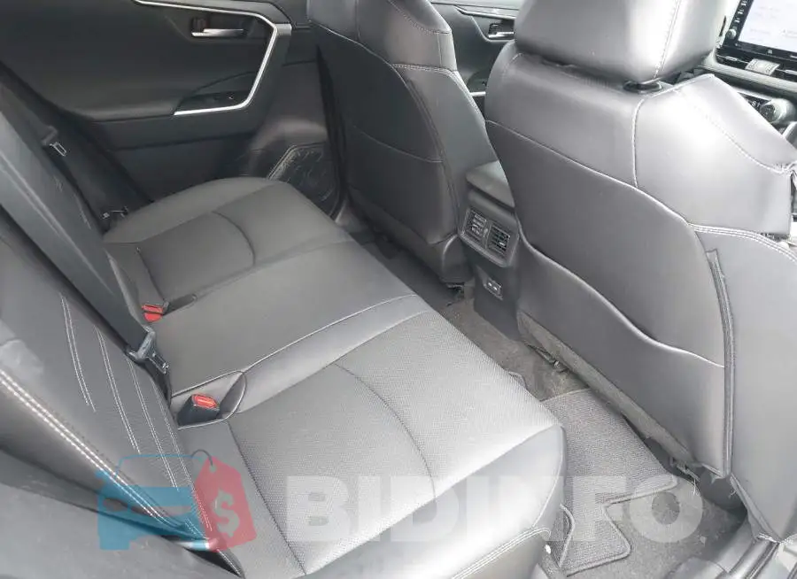 2T3Y1RFV8NW237457 Photo# 8