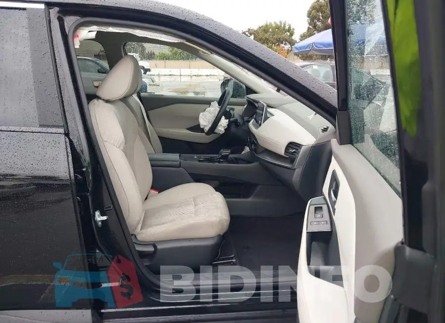 5N1BT3BA1RC752577 Photo# 5