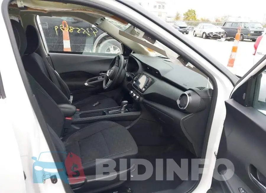 3N1CP5CV3PL483674 Photo# 5