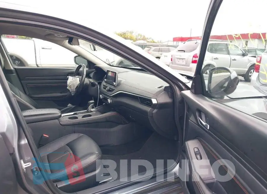 1N4BL4CV5KC175091 Photo# 5
