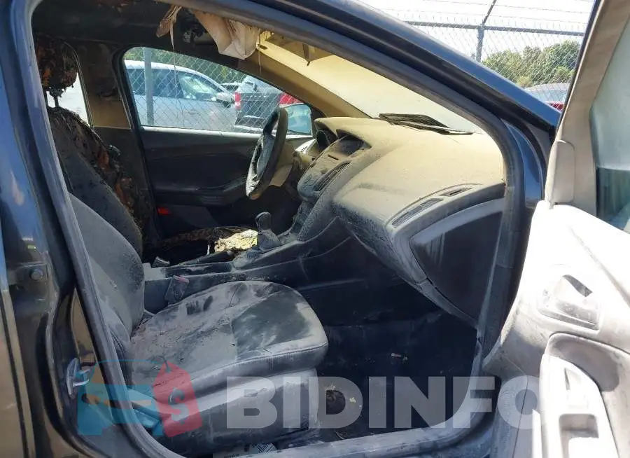 1FADP3E24GL368317 Photo# 5
