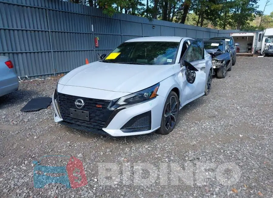 1N4BL4CV6PN311241 Photo# 2