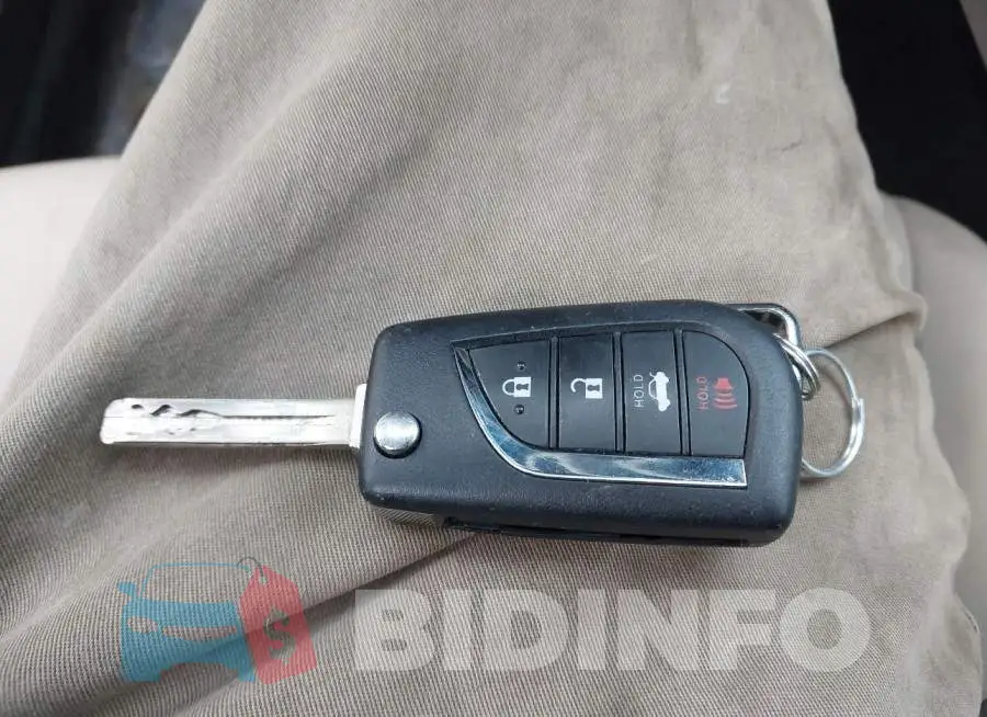 4T1C11AK1PU167773 Photo# 11