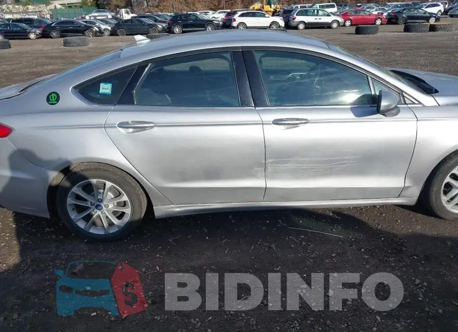 3FA6P0LUXKR257695 Photo# 13