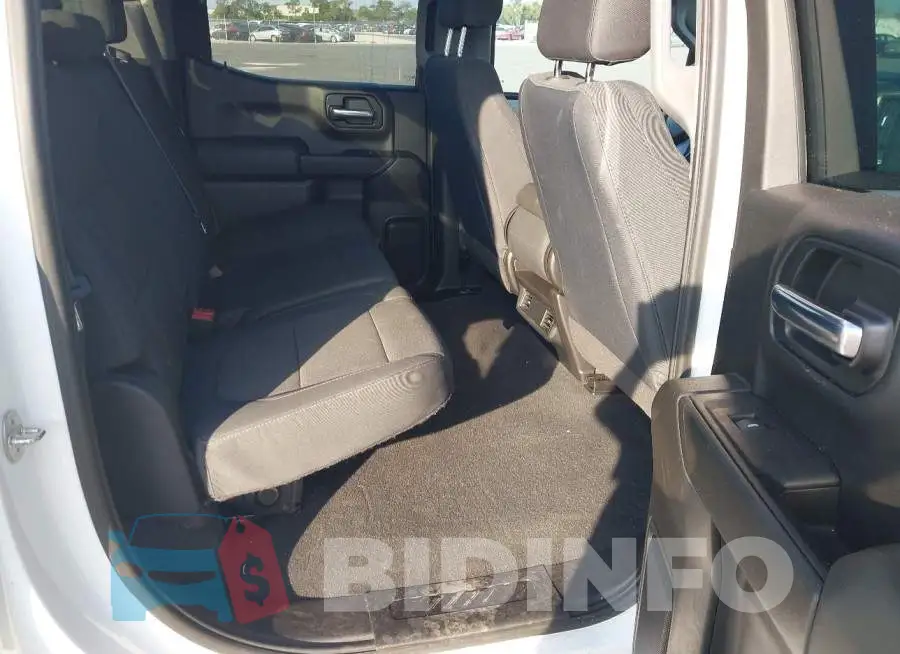 1GCPWBEF9LZ144135 Photo# 8