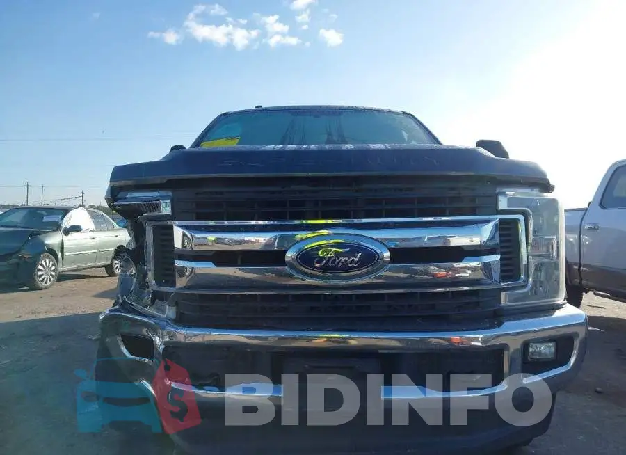 1FT7W2B68JEB08123 Photo# 12