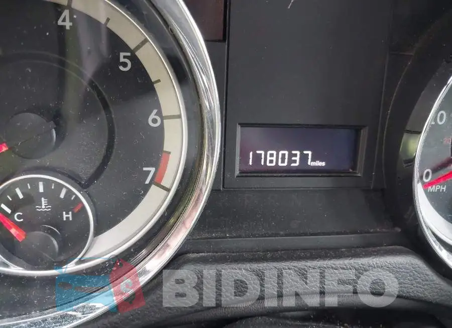 2C4RDGCG2GR396042 Photo# 14
