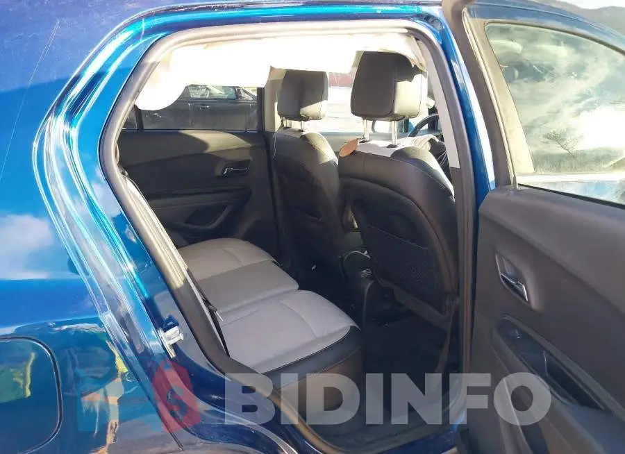 3GNCJPSB2KL190849 Photo# 8