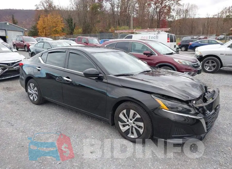 1N4BL4BV2PN350216 Photo# 1