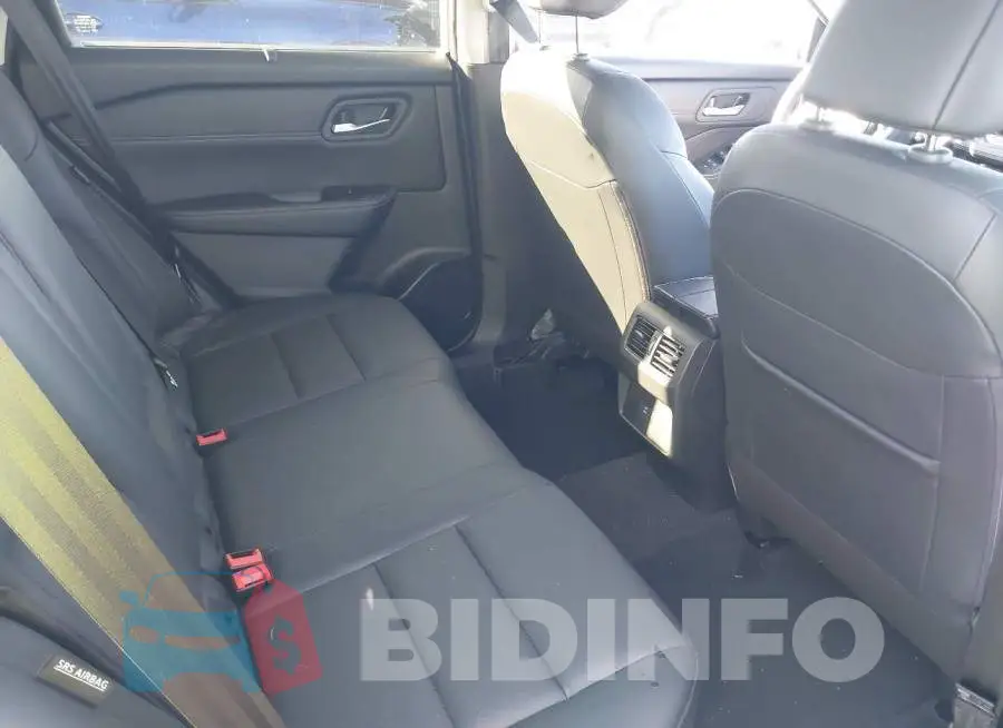 JN8BT3BA7RW353857 Photo# 8