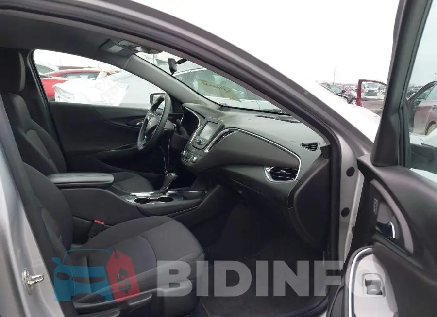 1G1ZD5ST5JF140570 Photo# 5