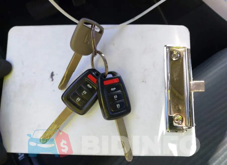 1HGCR2F37GA165047 Photo# 11