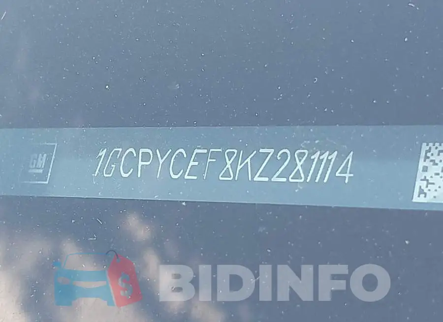 1GCPYCEF8KZ281114 Photo# 9