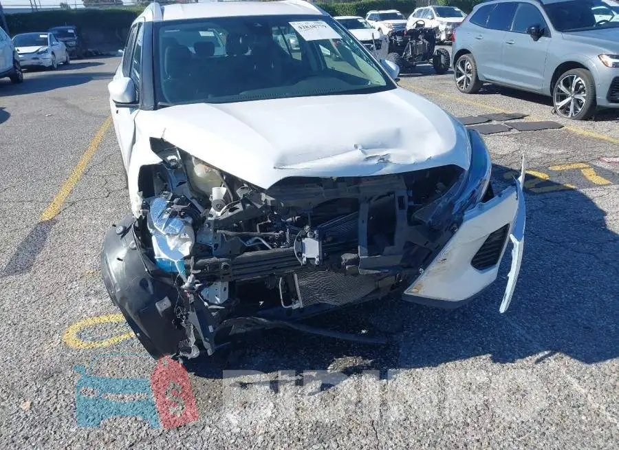 3N1CP5CV3PL561676 Photo# 6