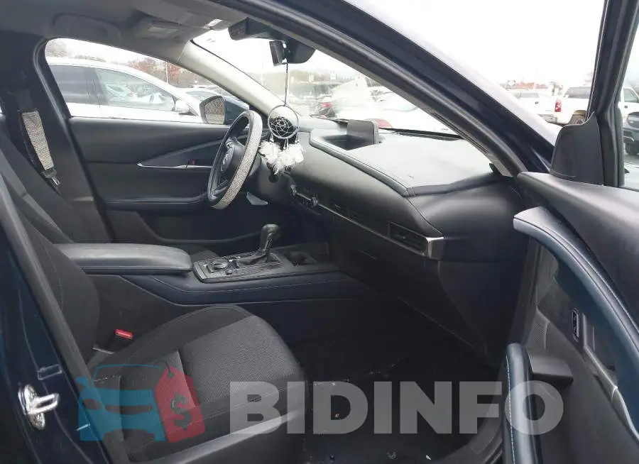 3MVDMBBL9LM132084 Photo# 5