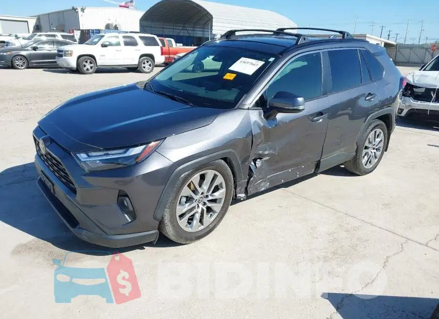2T3C1RFV8PC218423 Photo# 2