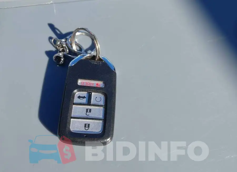 19XFC2F82KE007987 Photo# 11