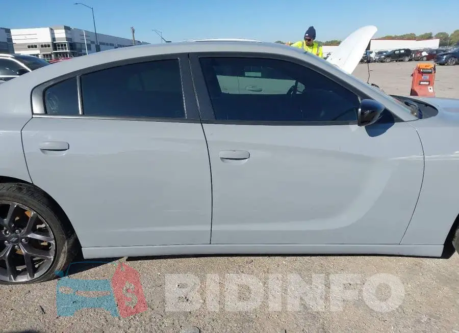 2C3CDXBG8NH216867 Photo# 13