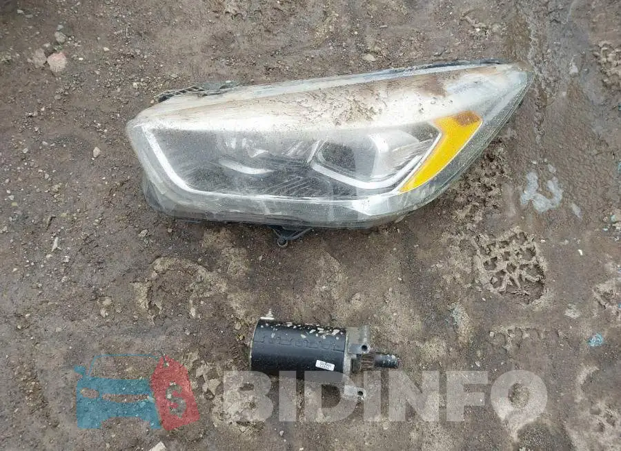 1FMCU0J92HUA11919 Photo# 12