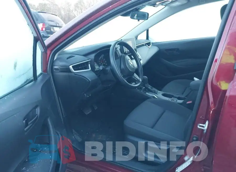 5YFB4MDE8SP247267 Photo# 5