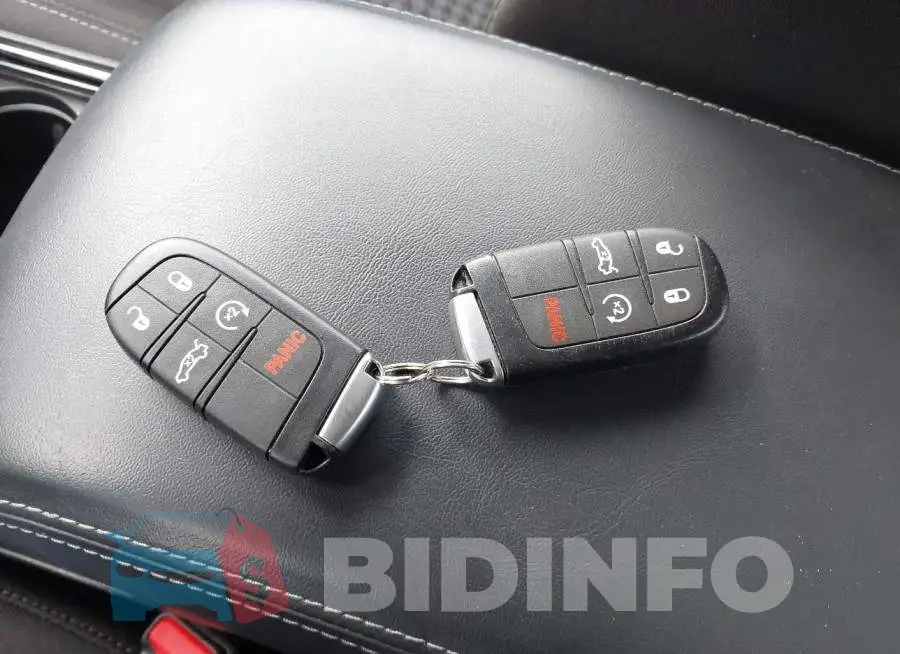 2C3CDXHG1PH699936 Photo# 11