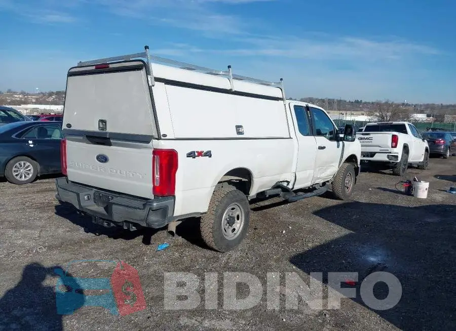 1FT7X2BA1REE34004 Photo# 4