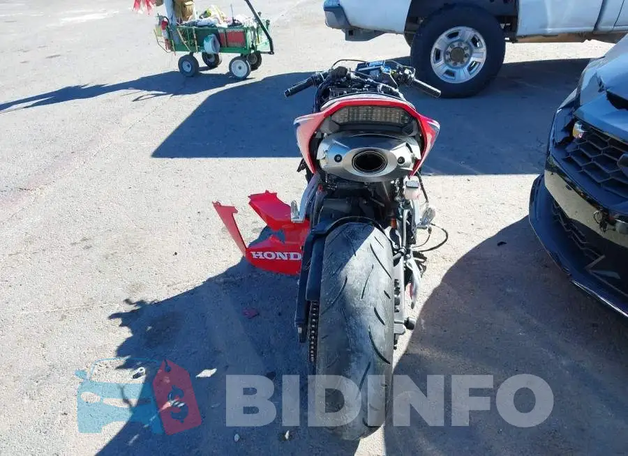 JH2PC40J2MK700500 Photo# 6
