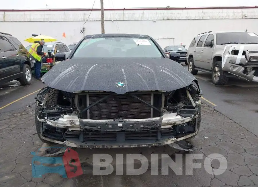 WBA7J2C52JG938182 Photo# 13