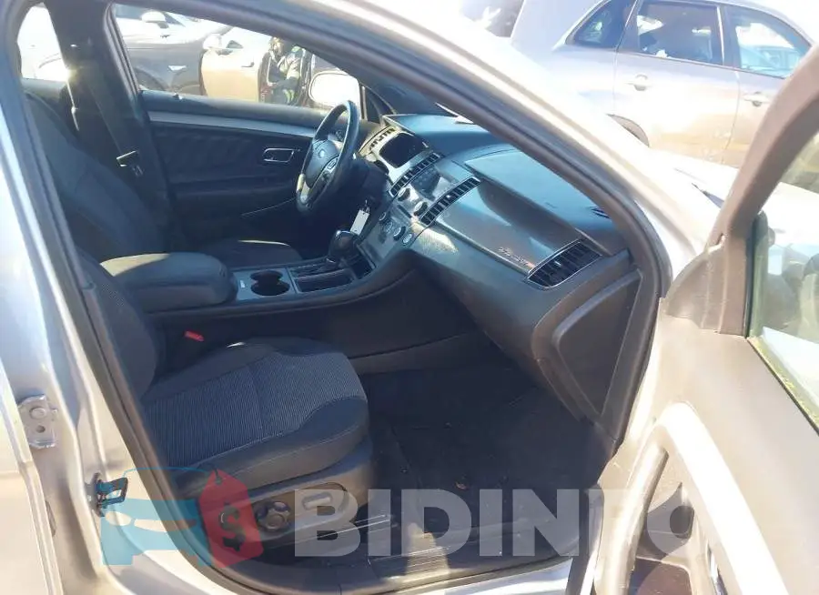 1FAHP2E85JG113921 Photo# 5