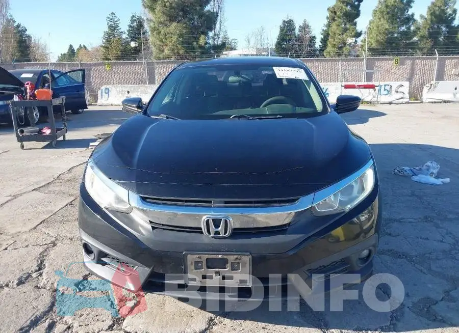 19XFC1F30GE211516 Photo# 12