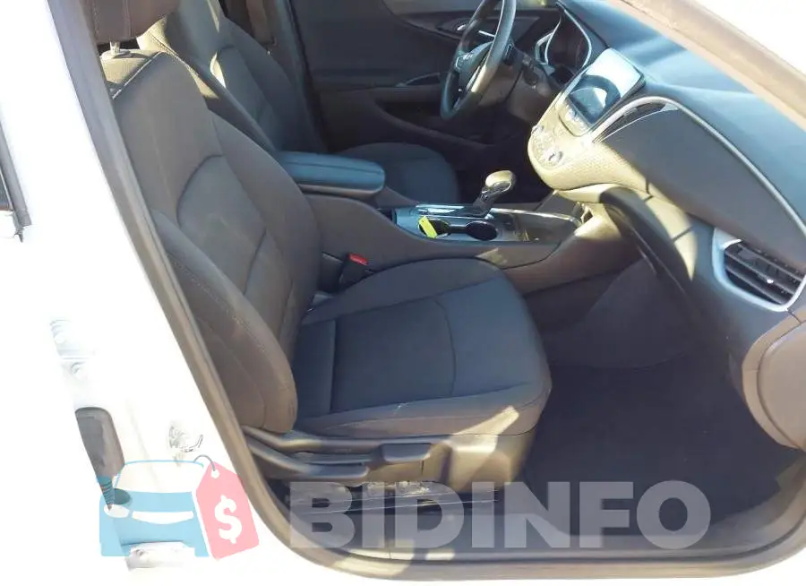 1G1ZD5ST8PF220809 Photo# 5