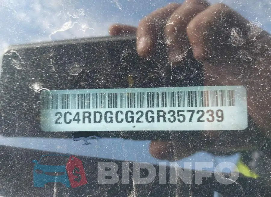 2C4RDGCG2GR357239 Photo# 9