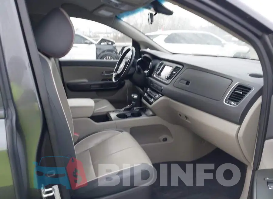 KNDMB5C1XJ6350411 Photo# 5