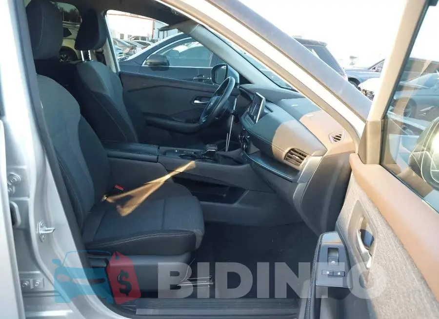 5N1BT3BA5PC940774 Photo# 5