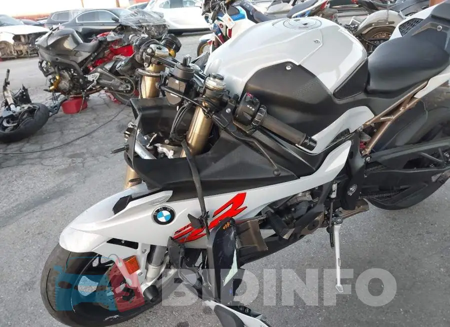 WB10E2303M6D46586 Photo# 14