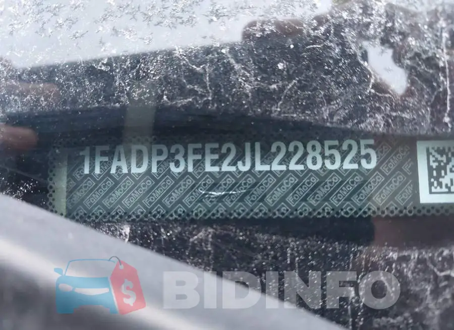 1FADP3FE2JL228525 Photo# 9