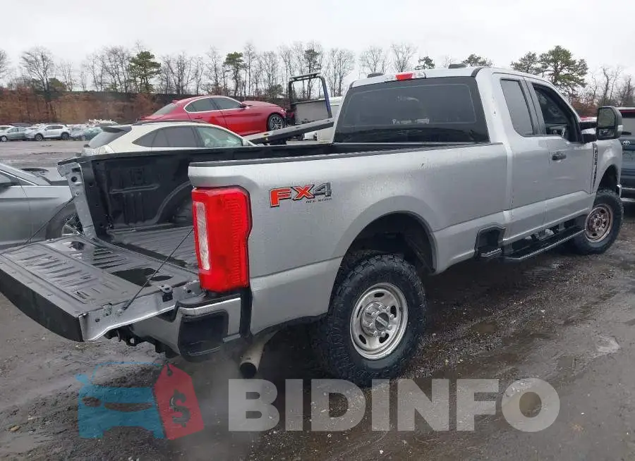 1FT7X2BA2PEE18679 Photo# 4