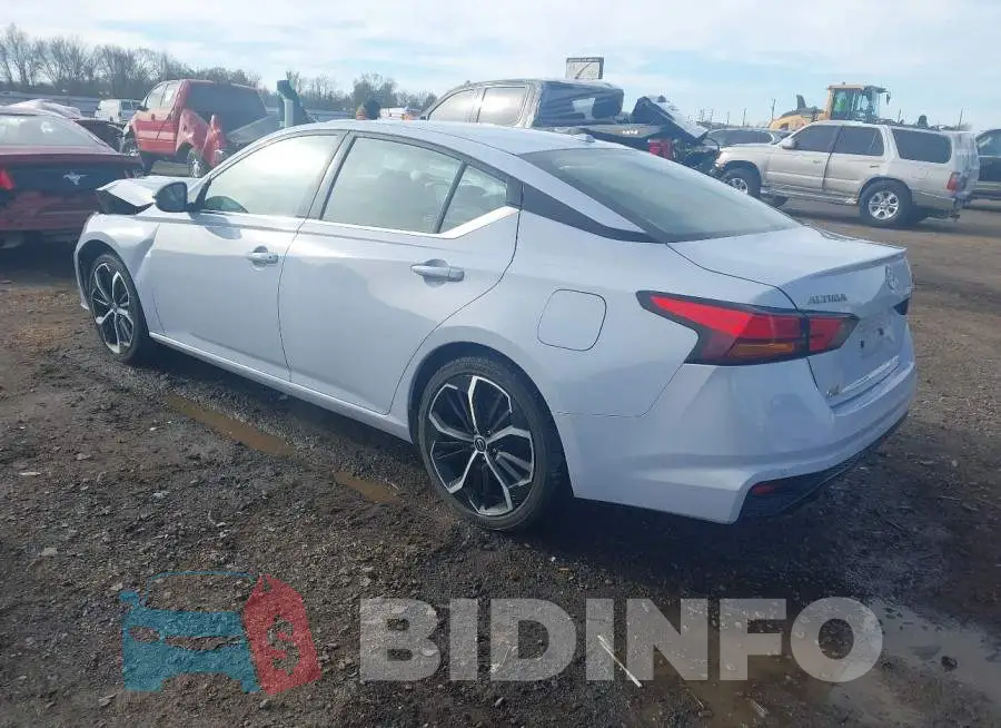 1N4BL4CV6PN359094 Photo# 3