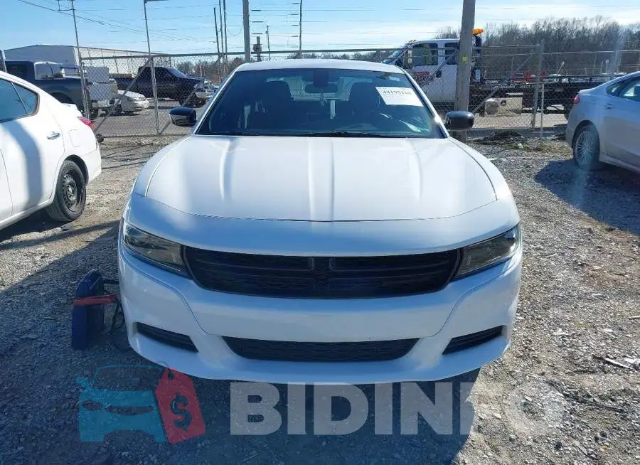 2C3CDXBG1PH675015 Photo# 13