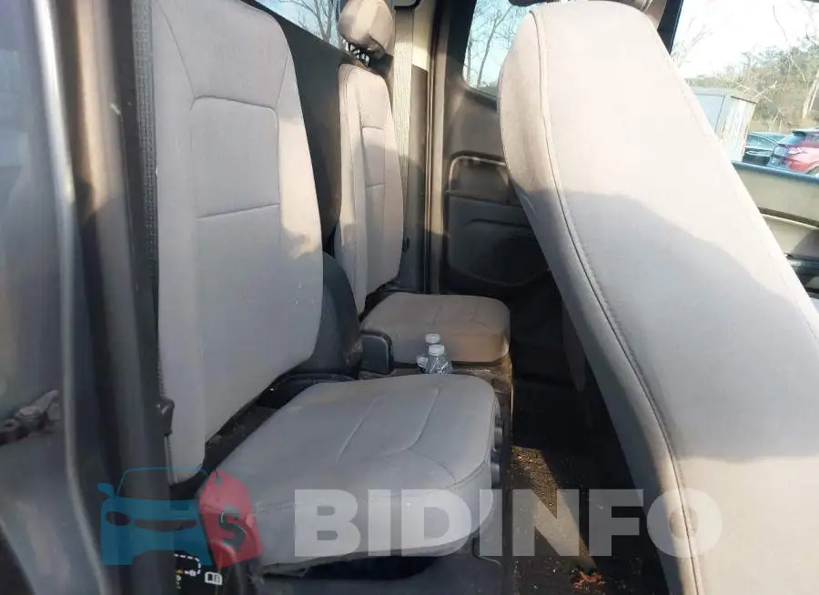 1GCHSBEN6J1248830 Photo# 8