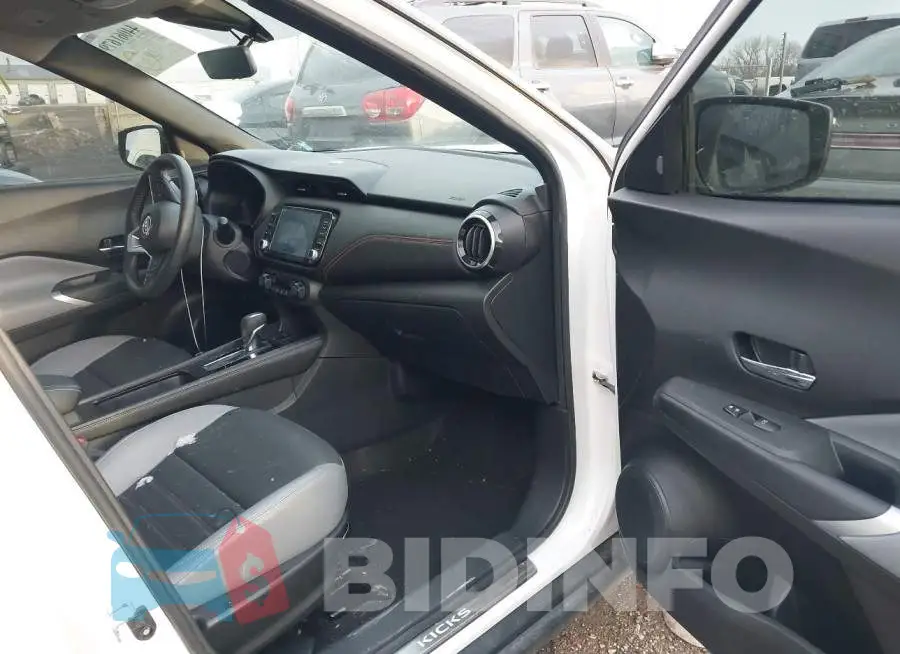 3N1CP5DVXPL470192 Photo# 5