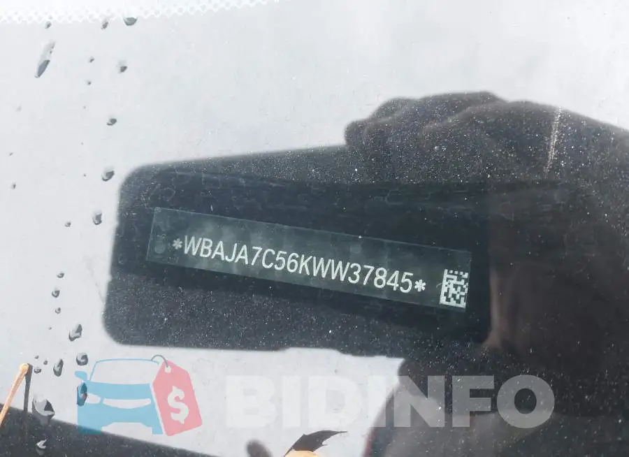 WBAJA7C56KWW37845 Photo# 17