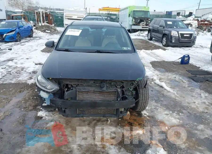 3KPC24A31KE077607 Photo# 13