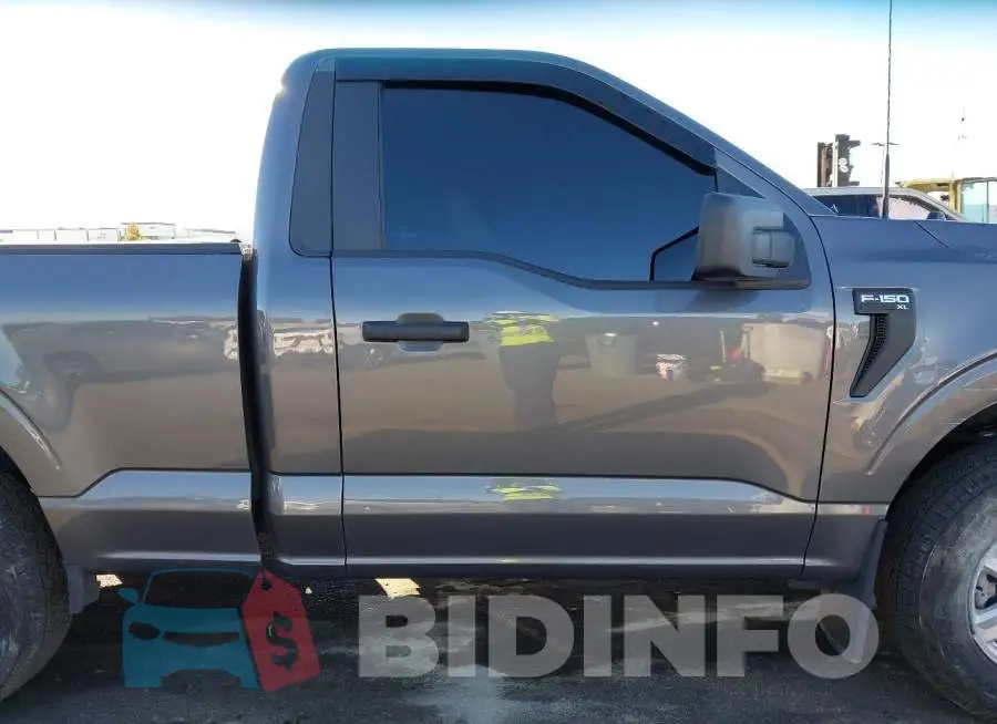 1FTMF1L57SKD16516 Photo# 13