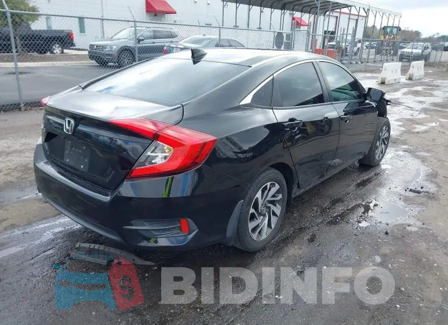 19XFC2F70HE035626 Photo# 4
